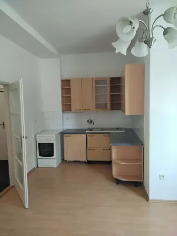 Pronájem bytu 2+kk, Pardubice, Sladkovského, 45 m2