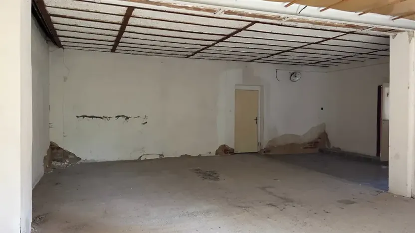 Prodej komerčního pozemku, Roztoky, 2151 m2