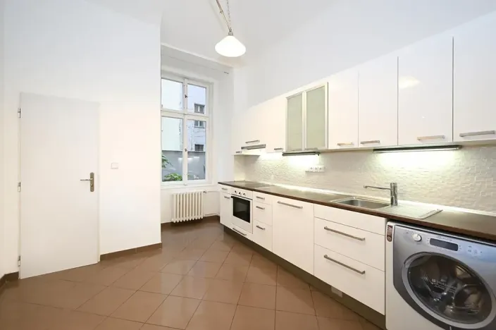 Pronájem bytu 3+1, Praha - Smíchov, Kroftova, 84 m2