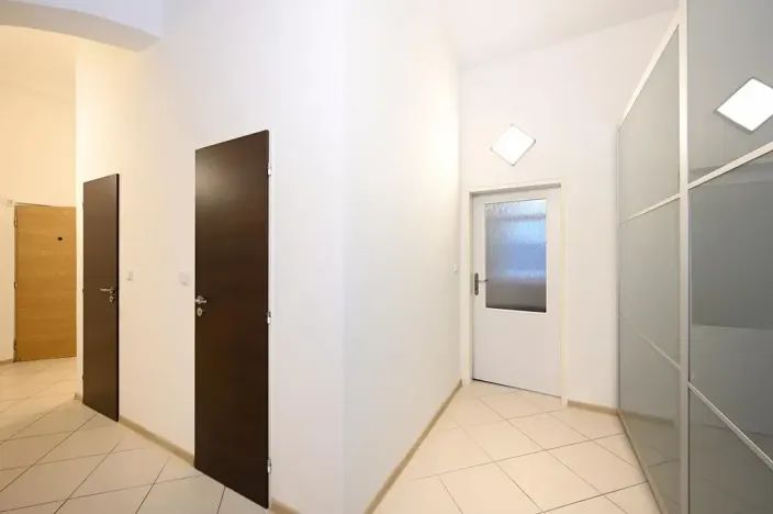 Pronájem bytu 3+1, Praha - Smíchov, Kroftova, 84 m2