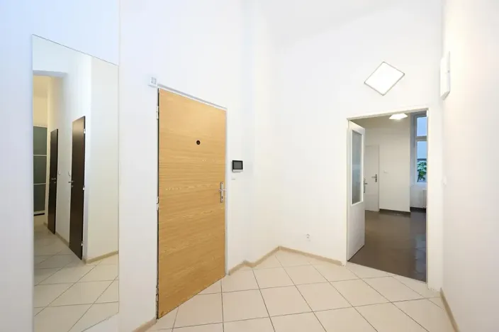 Pronájem bytu 3+1, Praha - Smíchov, Kroftova, 84 m2