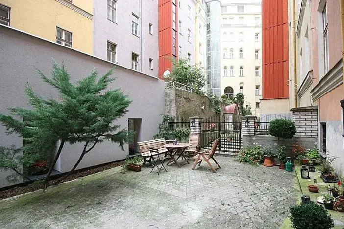 Pronájem bytu 3+1, Praha - Smíchov, Kroftova, 84 m2