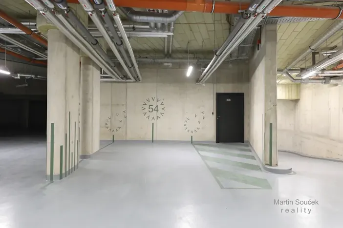 Prodej garážového stání, Praha - Hlubočepy, Dostalové, 15 m2