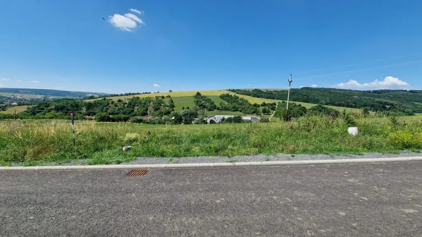 Prodej pozemku, Hradčovice, 2487 m2