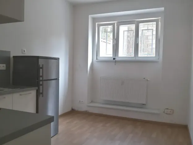 Pronájem bytu 1+1, Praha - Smíchov, Podbělohorská, 34 m2