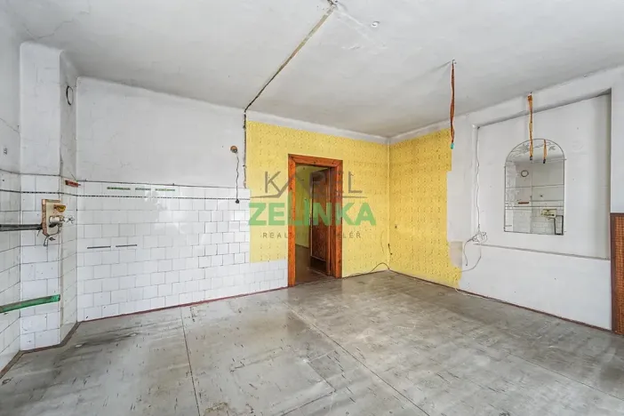 Prodej rodinného domu, Tlustice, 511 m2