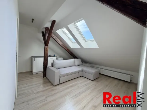 Pronájem bytu 1+kk, Brno - Zábrdovice, Francouzská, 31 m2