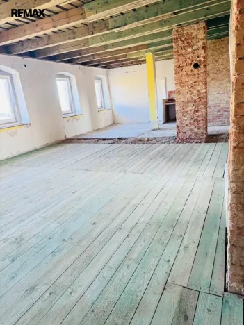 Prodej rodinného domu, Vráž, 328 m2
