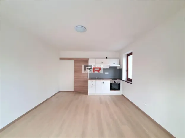 Pronájem bytu 1+kk, Šternberk, Hlavní náměstí, 28 m2