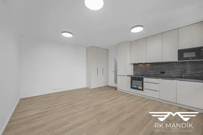 Pronájem bytu 1+kk, Praha - Hlubočepy, Divíškové, 33 m2