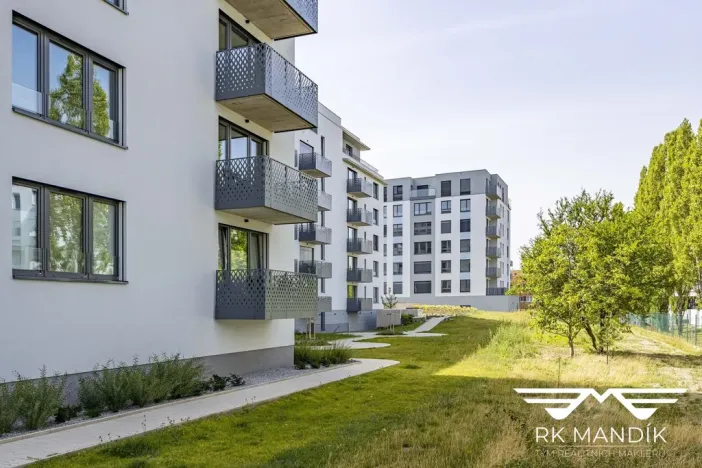 Pronájem bytu 1+kk, Praha - Hlubočepy, Divíškové, 33 m2
