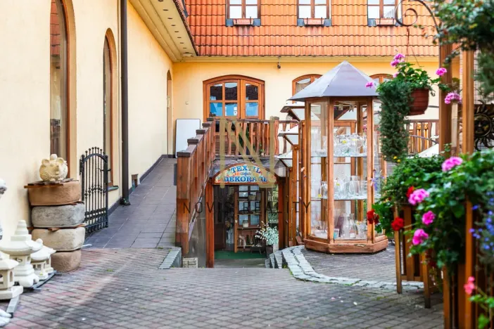 Pronájem obchodního prostoru, Domažlice - Dolejší Předměstí, Husova třída, 140 m2