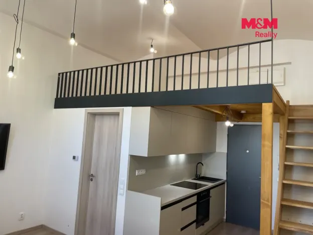 Pronájem bytu 1+kk, Hradec Králové - Kukleny, Pražská třída, 30 m2