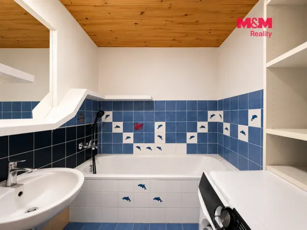 Prodej bytu 2+1, Nová Role, Tovární, 55 m2