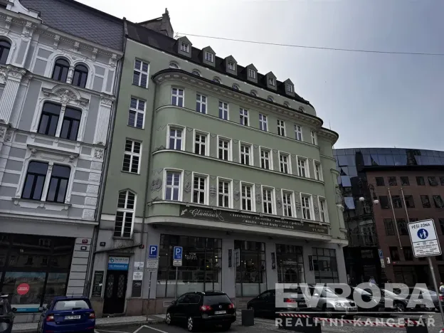 Pronájem kanceláře, Liberec - Liberec I-Staré Město, nám. Dr. E. Beneše, 140 m2