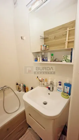 Pronájem bytu 2+1, Praha - Hloubětín, Zelenečská, 50 m2