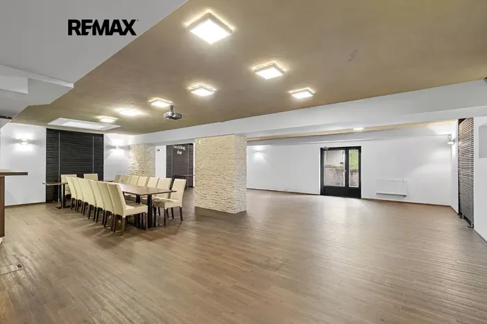 Prodej restaurace, Plzeň, Částkova, 489 m2
