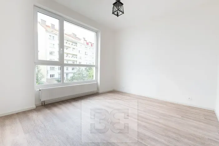 Pronájem bytu 2+kk, Praha - Košíře, Vrchlického, 48 m2