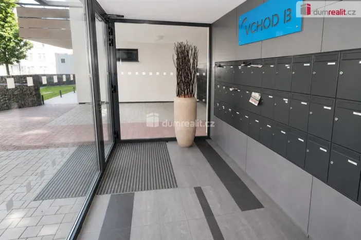 Pronájem bytu 1+kk, Praha - Libeň, V mezihoří, 40 m2