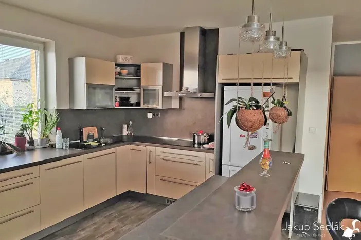 Prodej rodinného domu, Postřižín, K Moklině, 107 m2