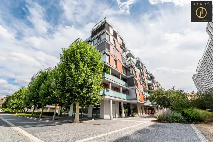 Pronájem kanceláře, Praha - Karlín, Rohanské nábřeží, 37 m2