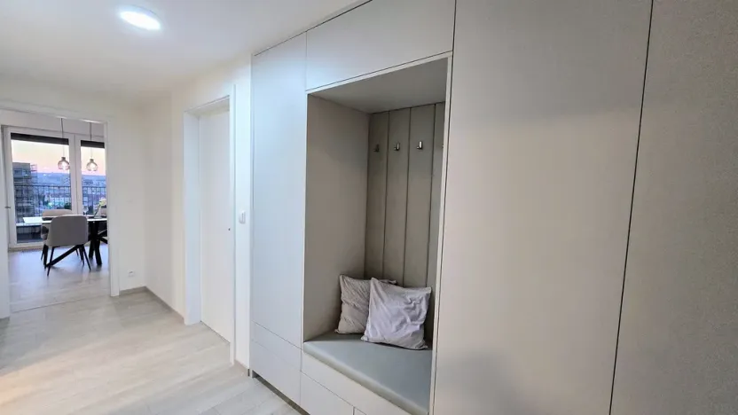 Pronájem bytu 2+kk, Praha - Hloubětín, Poděbradská, 67 m2