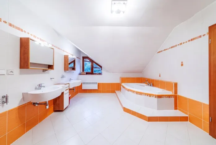 Prodej rodinného domu, Okrouhlá, 310 m2