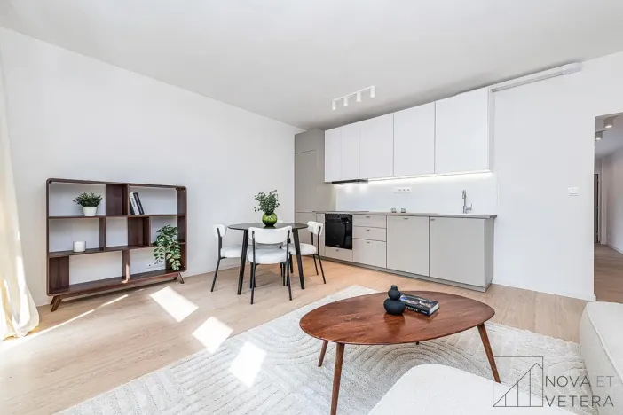 Prodej bytu 2+kk, Praha - Holešovice, Komunardů, 52 m2