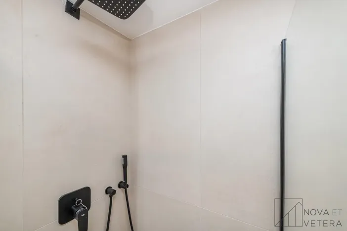 Prodej bytu 2+kk, Praha - Holešovice, Komunardů, 52 m2