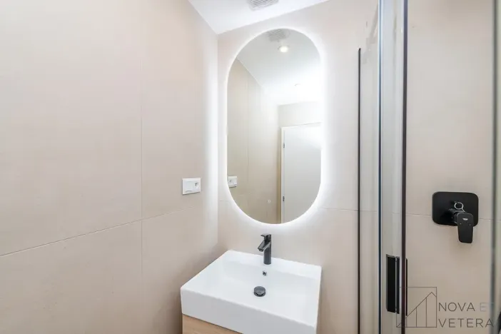 Prodej bytu 2+kk, Praha - Holešovice, Komunardů, 52 m2