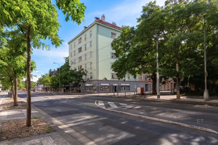 Prodej bytu 2+kk, Praha - Holešovice, Komunardů, 52 m2