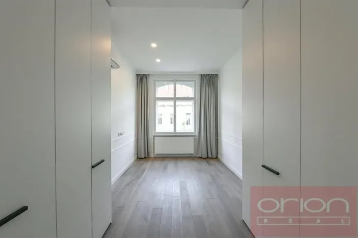 Pronájem bytu 2+kk, Praha - Vinohrady, náměstí Jiřího z Poděbrad, 56 m2