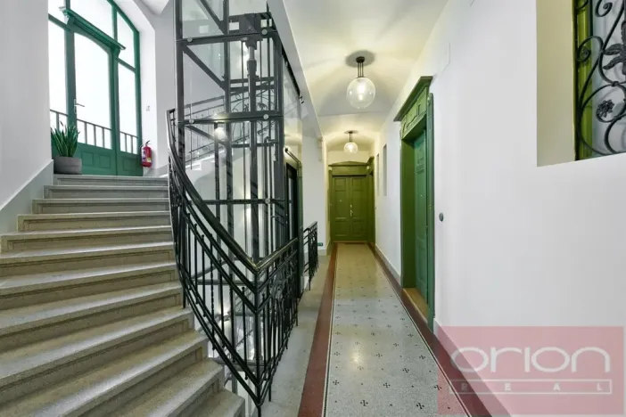 Pronájem bytu 2+kk, Praha - Vinohrady, náměstí Jiřího z Poděbrad, 56 m2