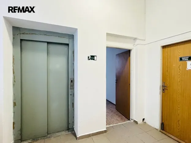 Pronájem obchodního prostoru, Jihlava, Masarykovo náměstí, 300 m2