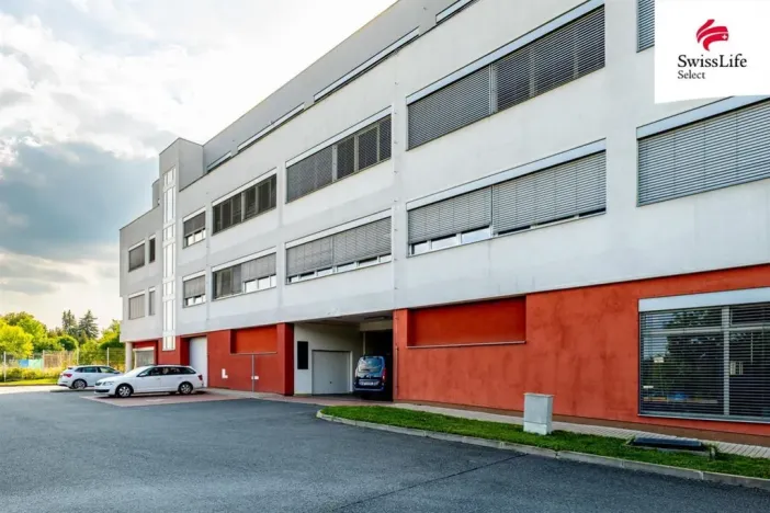 Pronájem kanceláře, Praha - Kyje, Lednická, 403 m2