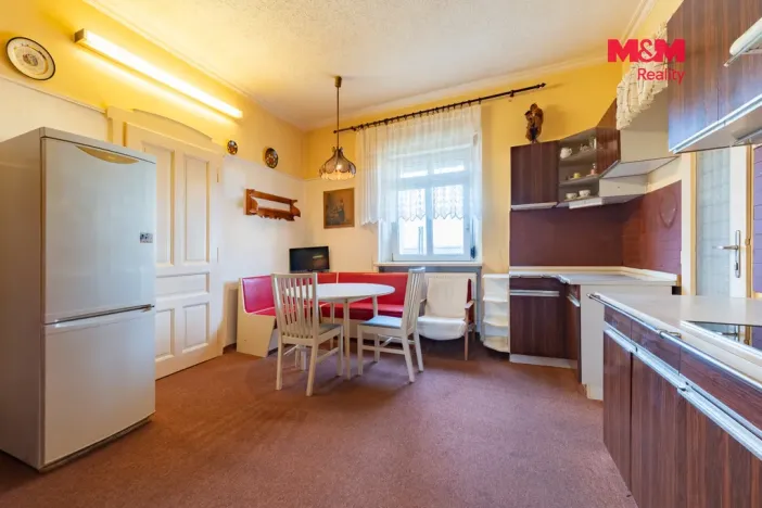 Prodej bytu 4+1, Karlovy Vary - Bohatice, Jáchymovská, 102 m2