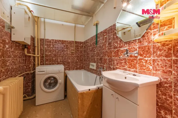 Prodej bytu 4+1, Karlovy Vary - Bohatice, Jáchymovská, 102 m2