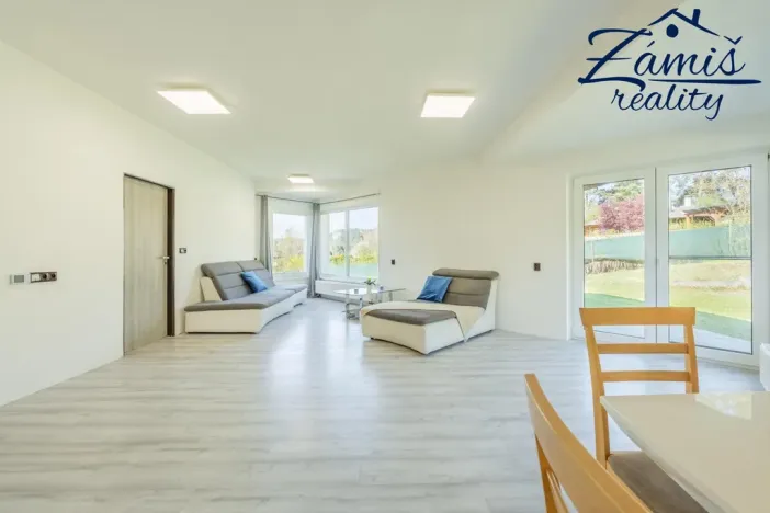 Prodej rodinného domu, Nespeky - Městečko, Na Mělách, 278 m2