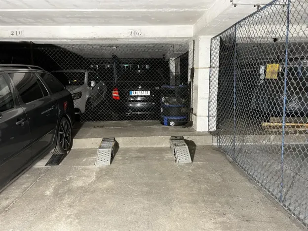 Prodej garážového stání, Praha - Podolí, Milevská, 12 m2