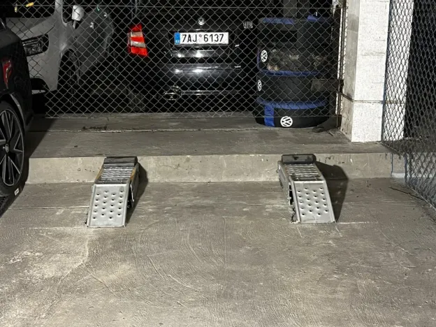 Prodej garážového stání, Praha - Podolí, Milevská, 12 m2