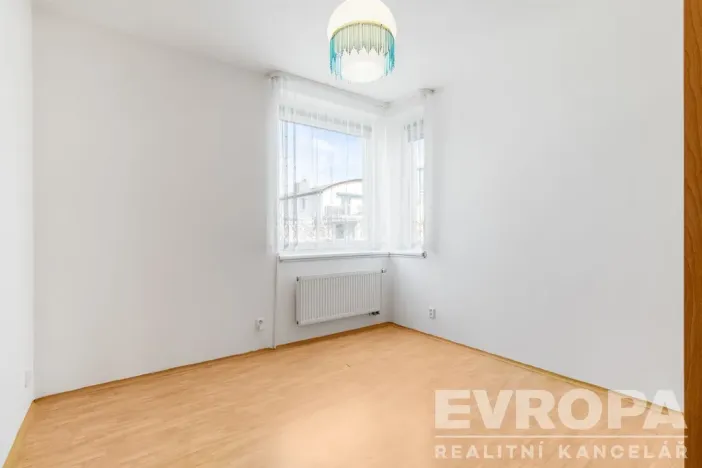 Prodej bytu 2+1, Praha - Újezd, Pastevců, 70 m2