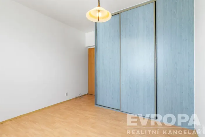 Prodej bytu 2+1, Praha - Újezd, Pastevců, 70 m2