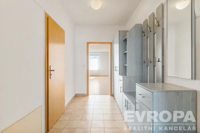Prodej bytu 2+1, Praha - Újezd, Pastevců, 70 m2