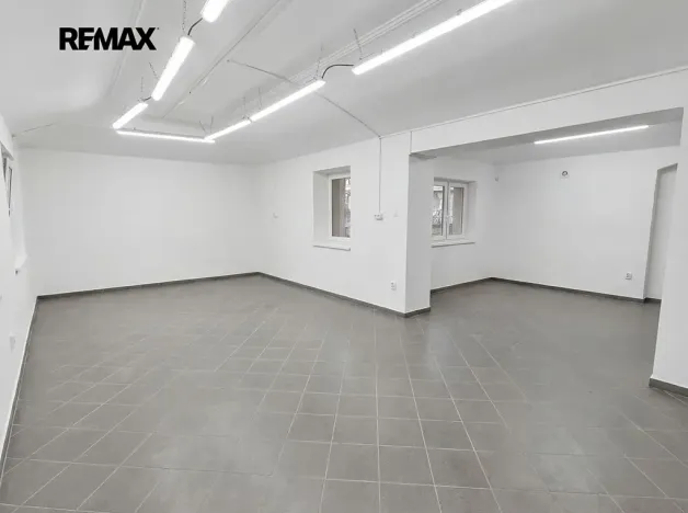 Prodej obchodního prostoru, Chýnice, Karlštejnská, 74 m2