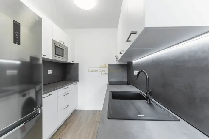 Prodej bytu 2+kk, Praha - Černý Most, Smikova, 44 m2