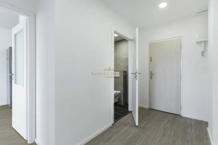 Prodej bytu 2+kk, Praha - Černý Most, Smikova, 44 m2