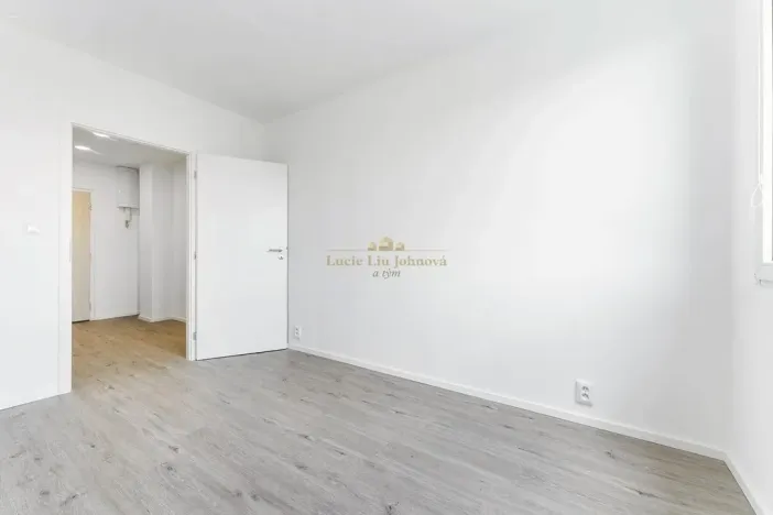 Prodej bytu 2+kk, Praha - Černý Most, Smikova, 44 m2