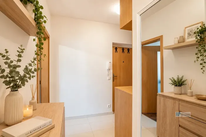 Prodej bytu 2+kk, Zbuzany, Lomená, 51 m2