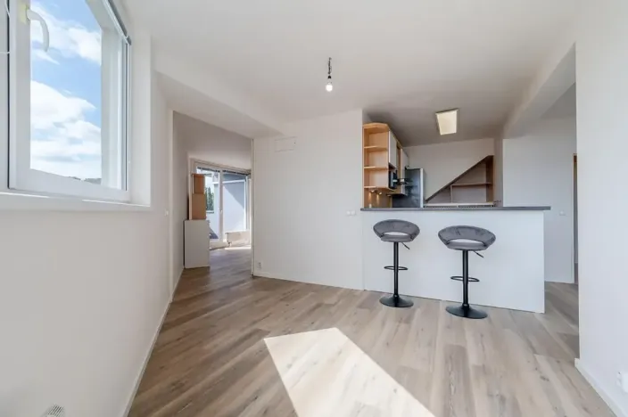 Prodej bytu 2+kk, Praha - Vysočany, Skloněná, 74 m2