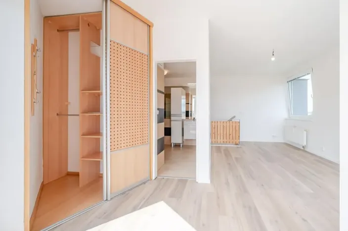 Prodej bytu 2+kk, Praha - Vysočany, Skloněná, 74 m2